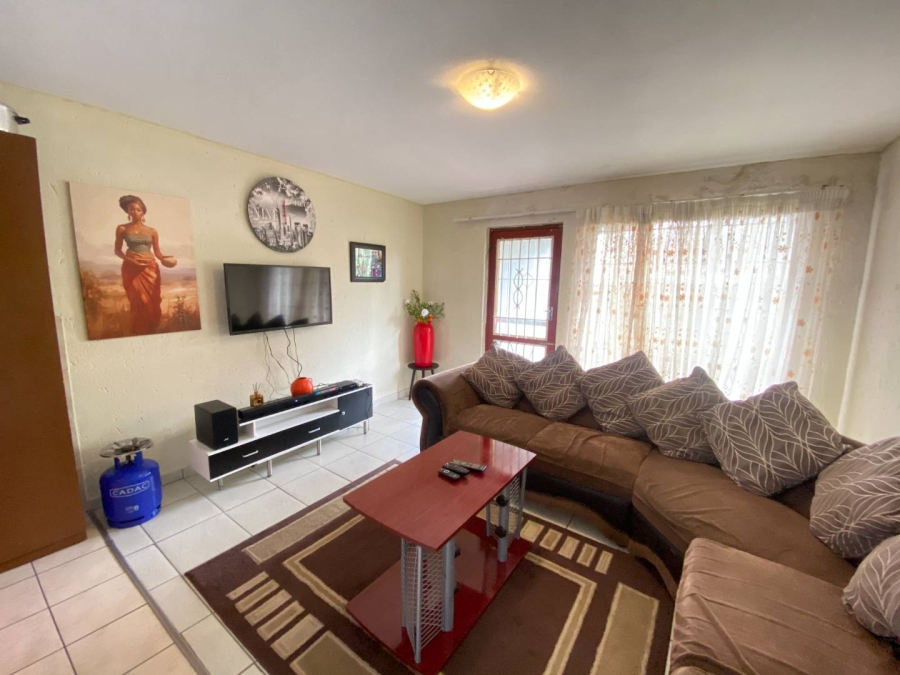 2 Bedroom Property for Sale in Ridgeway Gauteng