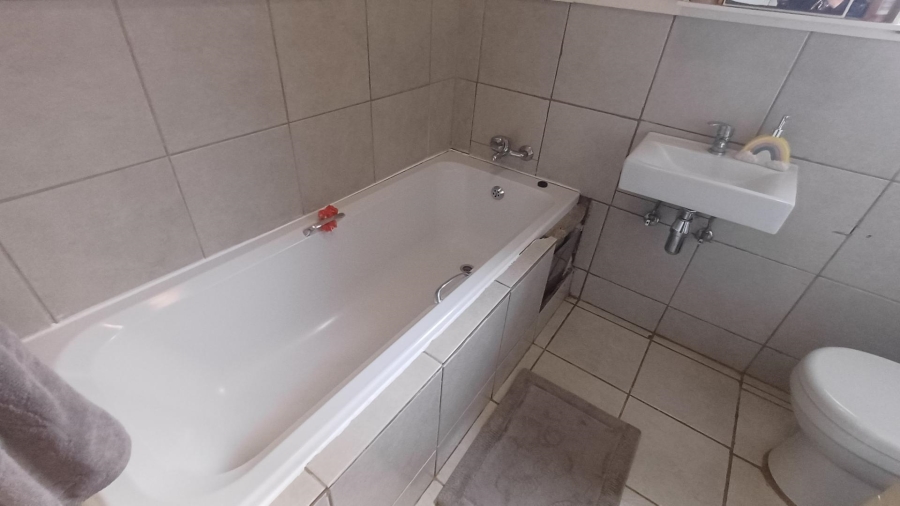 3 Bedroom Property for Sale in South Hills Gauteng