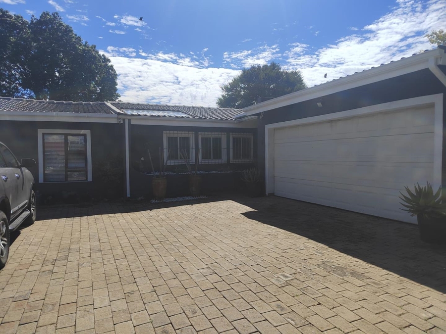 4 Bedroom Property for Sale in Brackendowns Gauteng