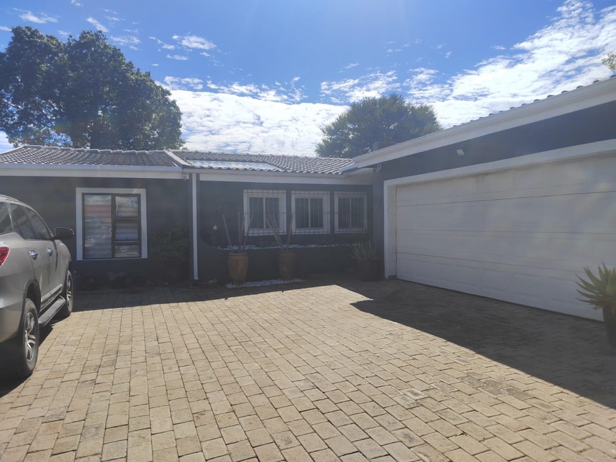4 Bedroom Property for Sale in Brackendowns Gauteng