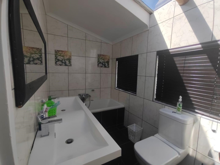 4 Bedroom Property for Sale in Brackendowns Gauteng