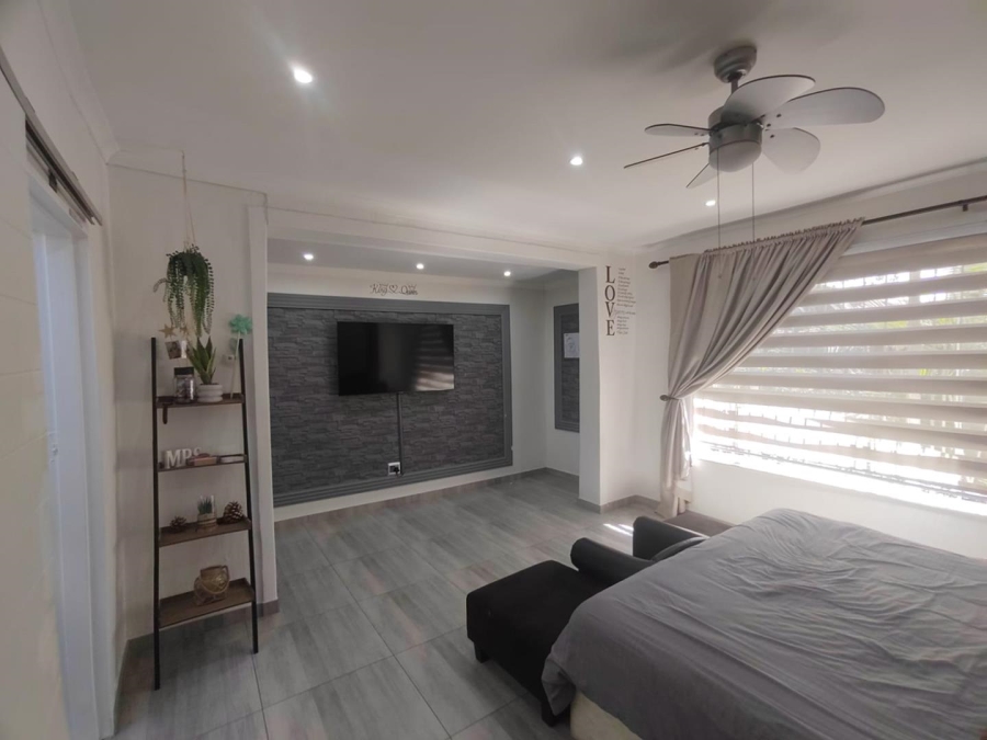 4 Bedroom Property for Sale in Brackendowns Gauteng