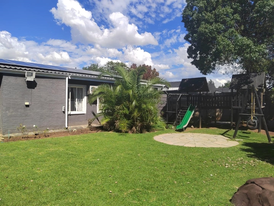 4 Bedroom Property for Sale in Brackendowns Gauteng
