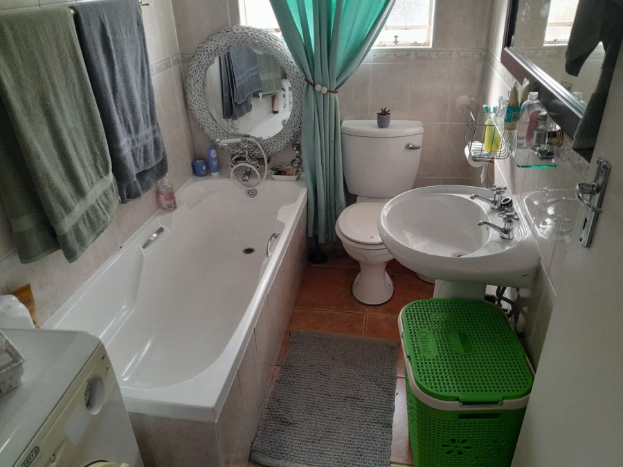 3 Bedroom Property for Sale in South Crest Gauteng