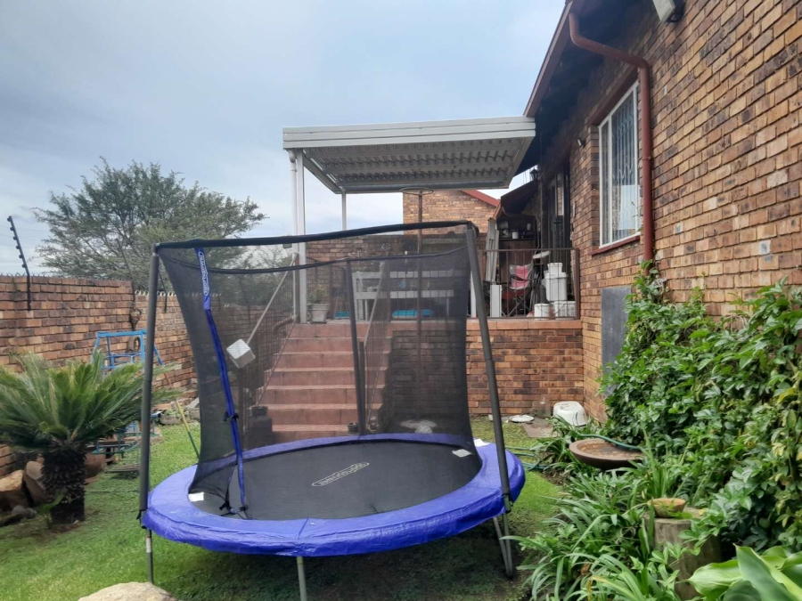 3 Bedroom Property for Sale in South Crest Gauteng