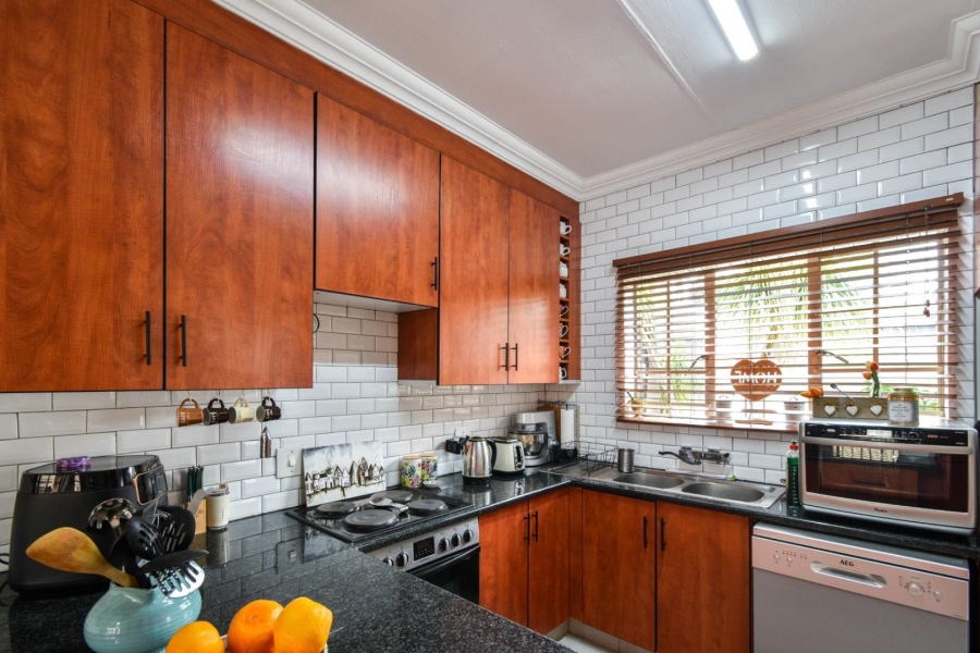 2 Bedroom Property for Sale in Faerie Glen Gauteng