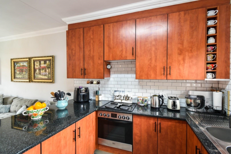 2 Bedroom Property for Sale in Faerie Glen Gauteng