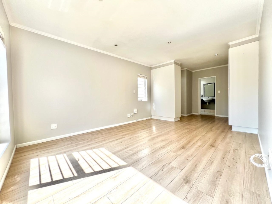 2 Bedroom Property for Sale in Bryanston Gauteng