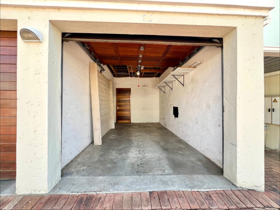 2 Bedroom Property for Sale in Bryanston Gauteng