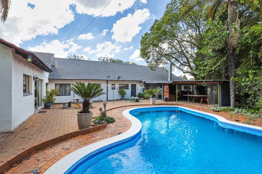 5 Bedroom Property for Sale in Waterkloof Ridge Gauteng