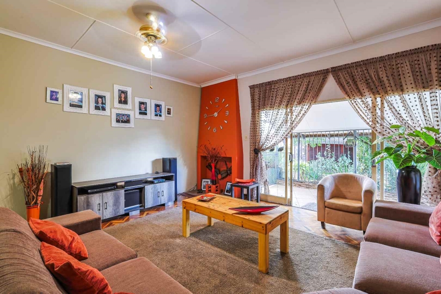5 Bedroom Property for Sale in Waterkloof Ridge Gauteng