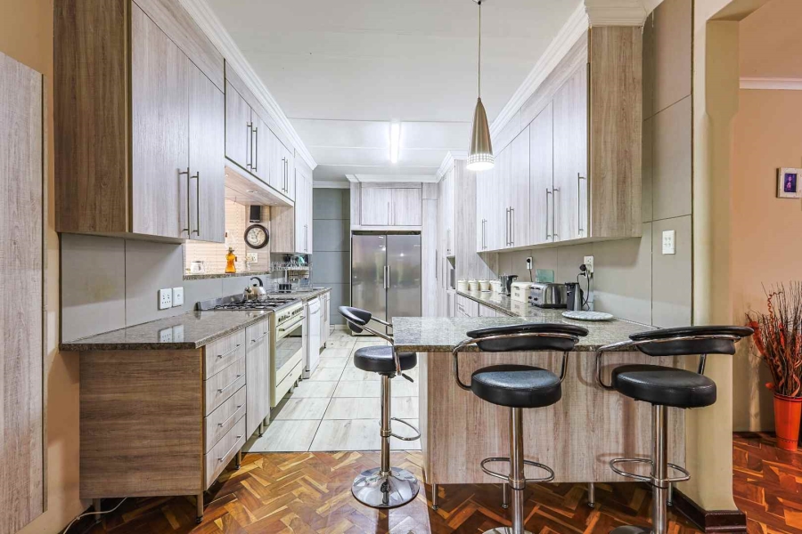 5 Bedroom Property for Sale in Waterkloof Ridge Gauteng
