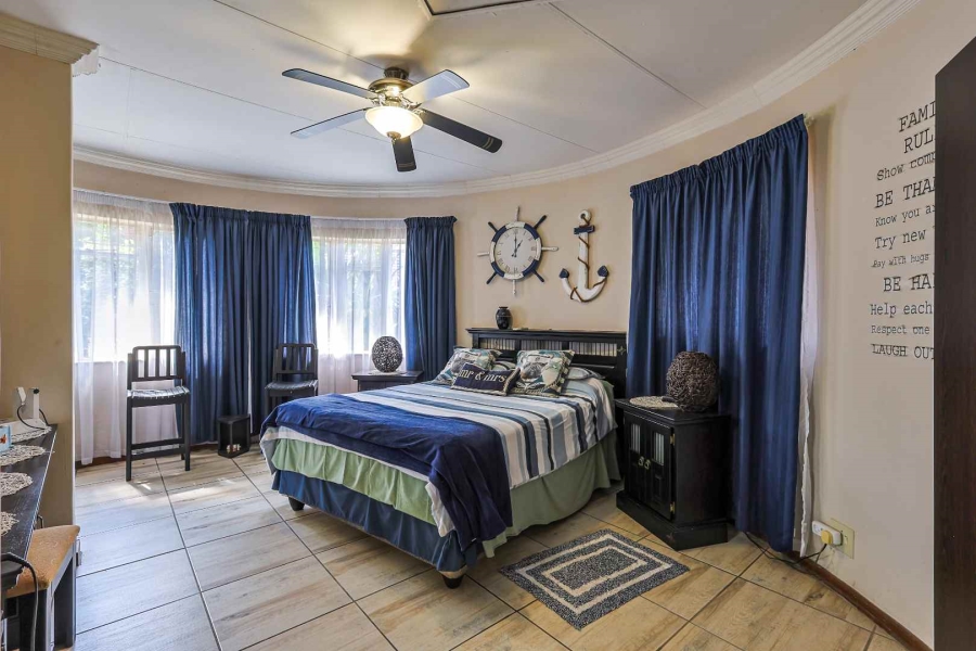 5 Bedroom Property for Sale in Waterkloof Ridge Gauteng
