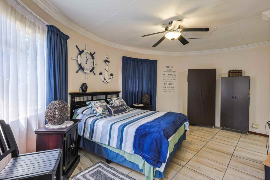 5 Bedroom Property for Sale in Waterkloof Ridge Gauteng
