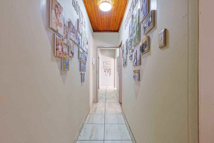 5 Bedroom Property for Sale in Waterkloof Ridge Gauteng