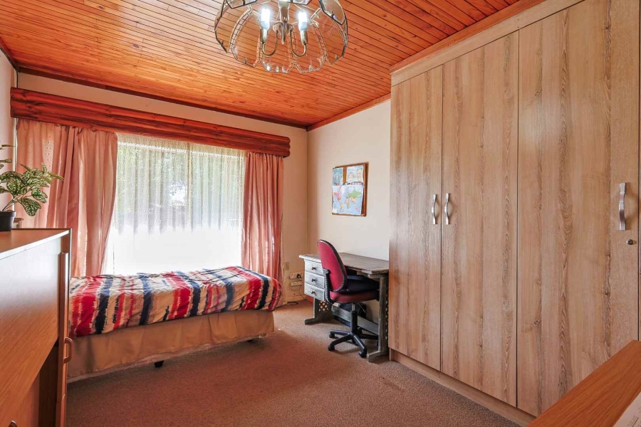 5 Bedroom Property for Sale in Waterkloof Ridge Gauteng