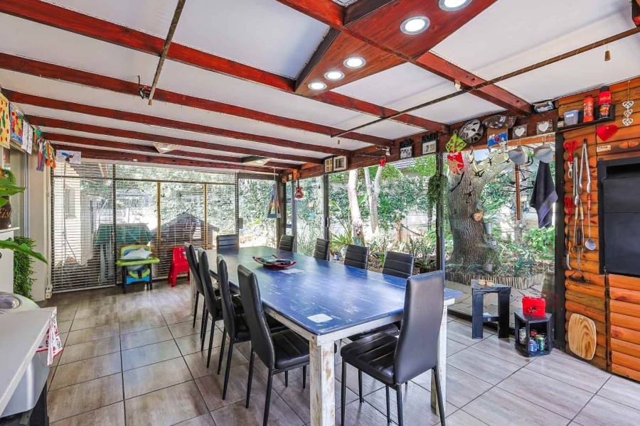 5 Bedroom Property for Sale in Waterkloof Ridge Gauteng