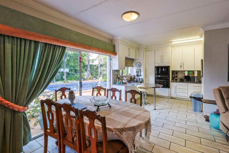5 Bedroom Property for Sale in Waterkloof Ridge Gauteng