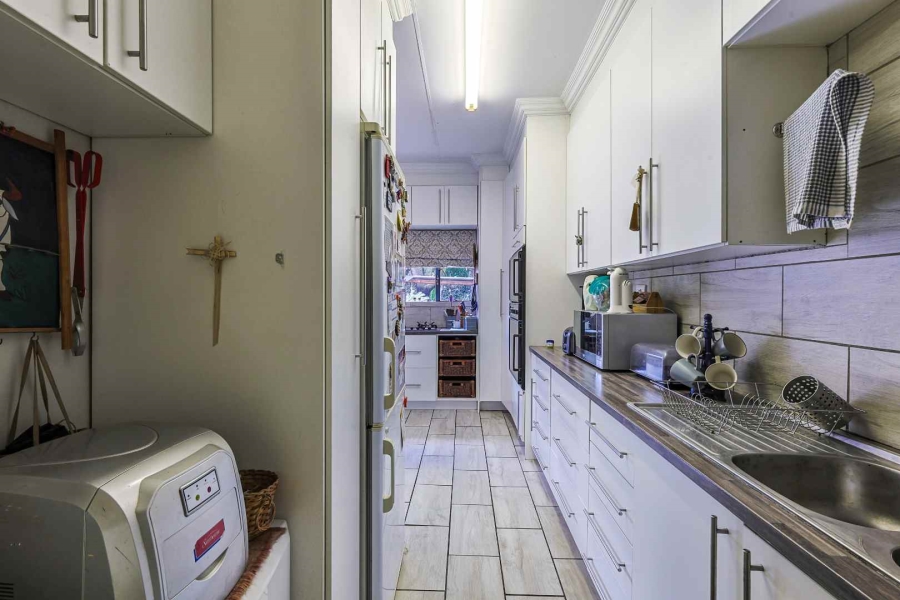 5 Bedroom Property for Sale in Waterkloof Ridge Gauteng