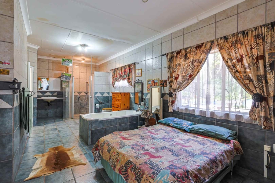 5 Bedroom Property for Sale in Waterkloof Ridge Gauteng