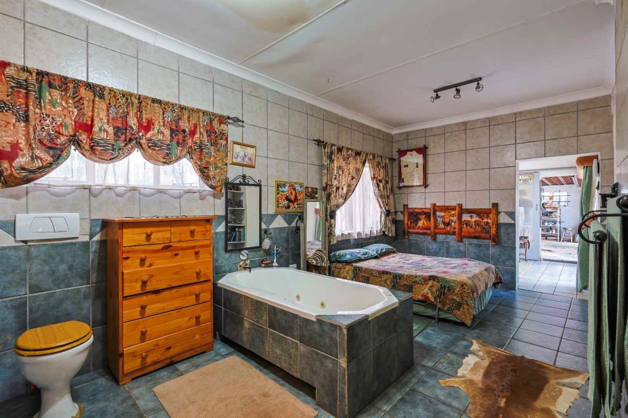 5 Bedroom Property for Sale in Waterkloof Ridge Gauteng