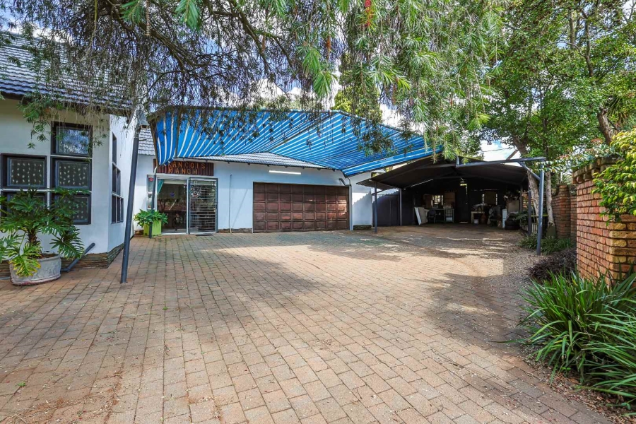 5 Bedroom Property for Sale in Waterkloof Ridge Gauteng