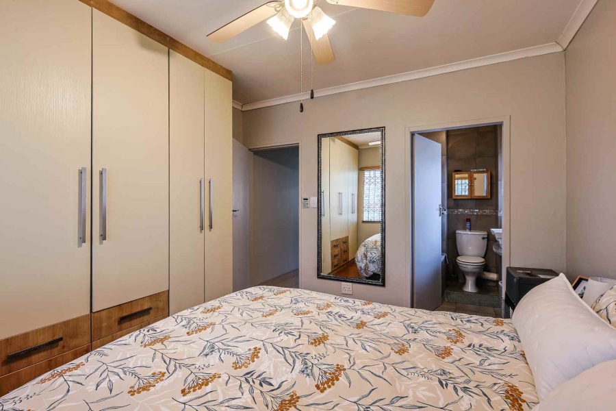 3 Bedroom Property for Sale in Waterkloof Ridge Gauteng
