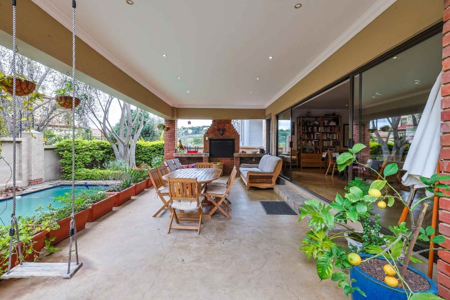 4 Bedroom Property for Sale in Waterkloof Ridge Gauteng