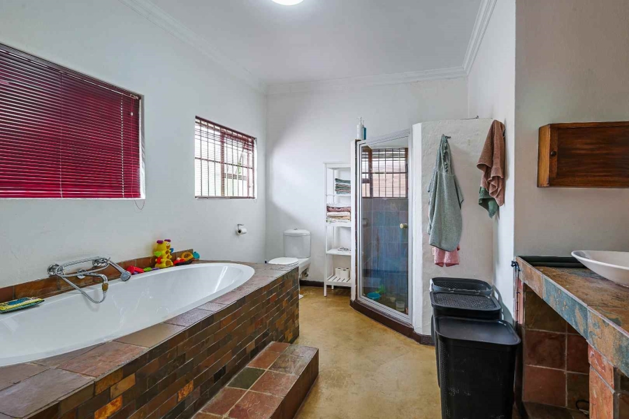 4 Bedroom Property for Sale in Waterkloof Ridge Gauteng