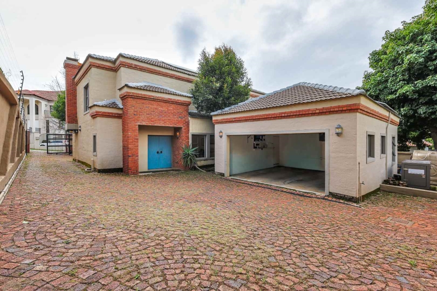 4 Bedroom Property for Sale in Waterkloof Ridge Gauteng