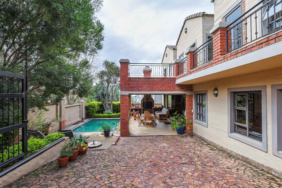4 Bedroom Property for Sale in Waterkloof Ridge Gauteng
