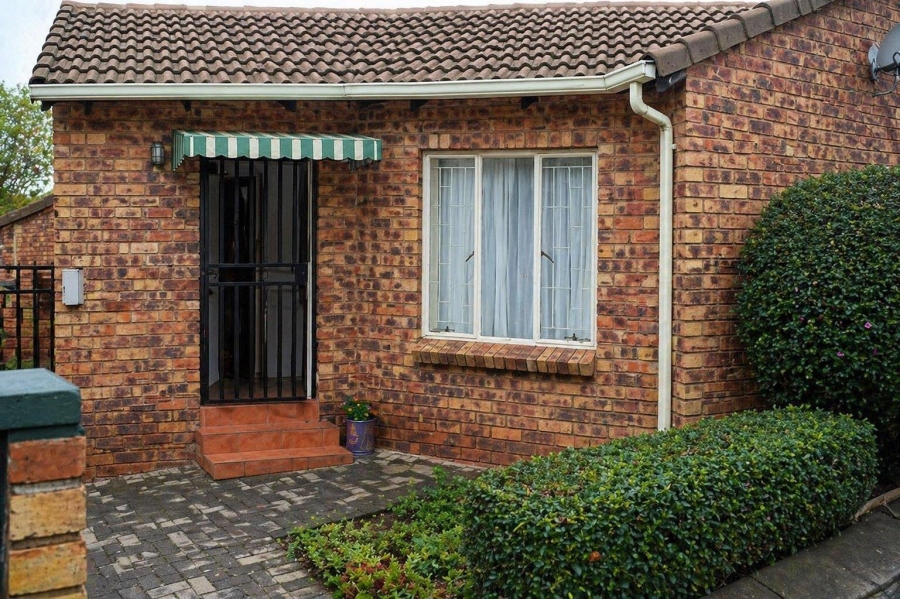 2 Bedroom Property for Sale in Allens Nek Gauteng