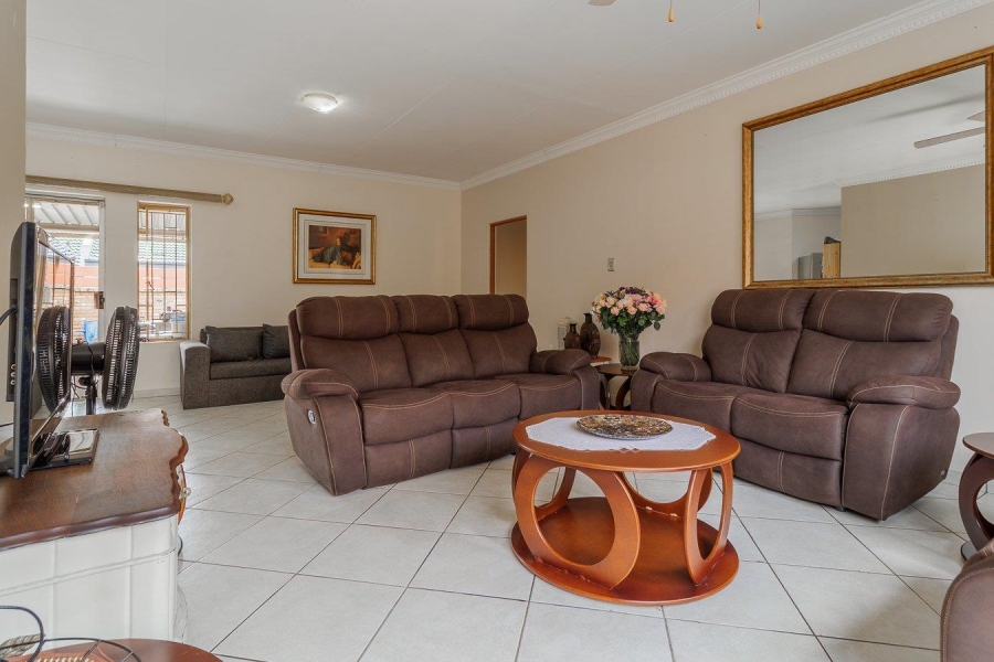 4 Bedroom Property for Sale in Moreleta Park Gauteng