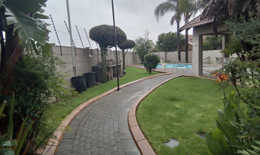 2 Bedroom Property for Sale in Radiokop Gauteng