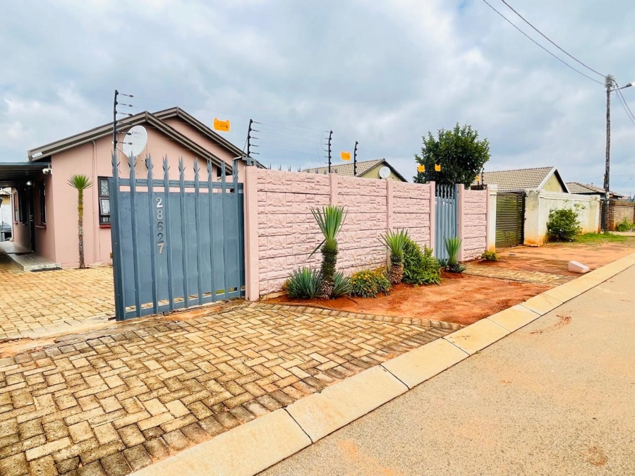 3 Bedroom Property for Sale in Protea Glen Gauteng