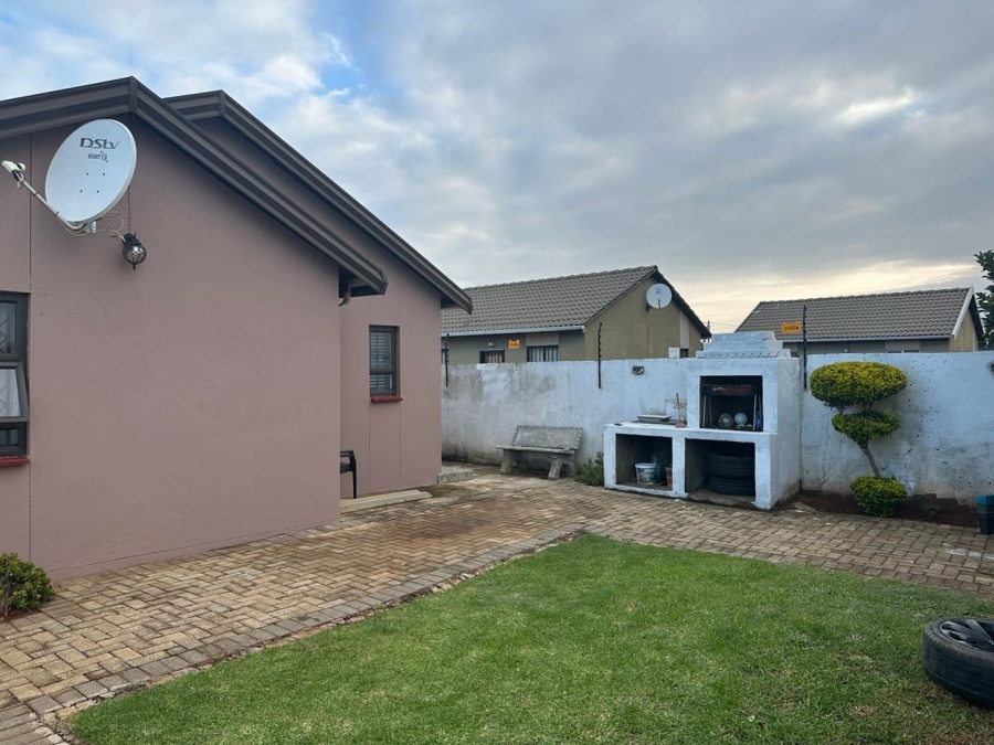 3 Bedroom Property for Sale in Protea Glen Gauteng
