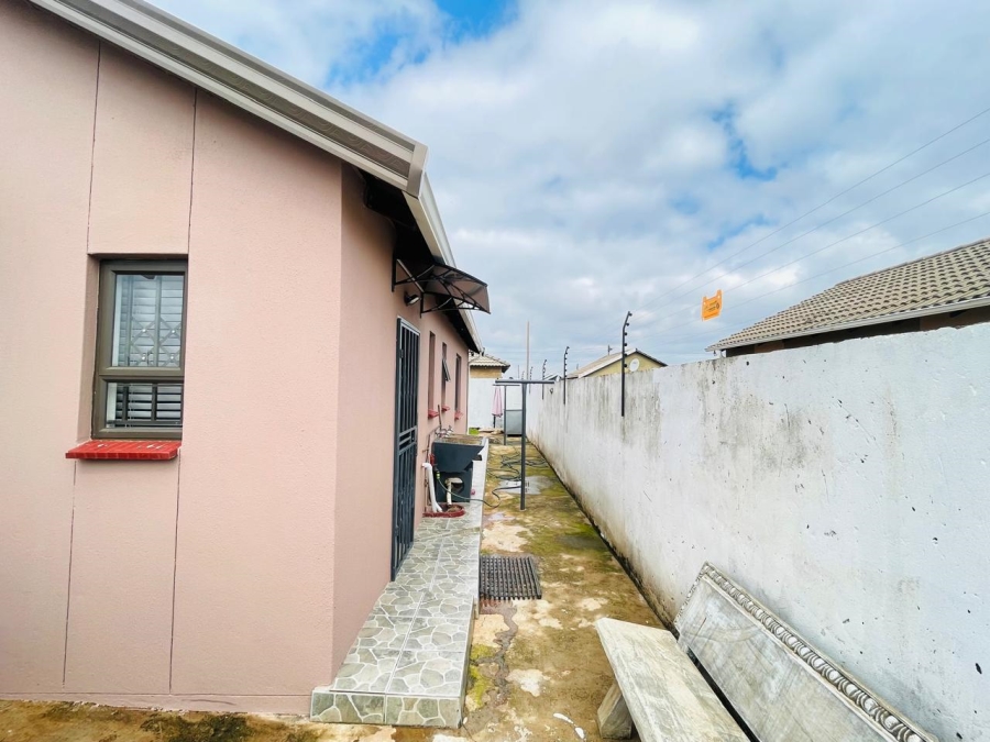3 Bedroom Property for Sale in Protea Glen Gauteng