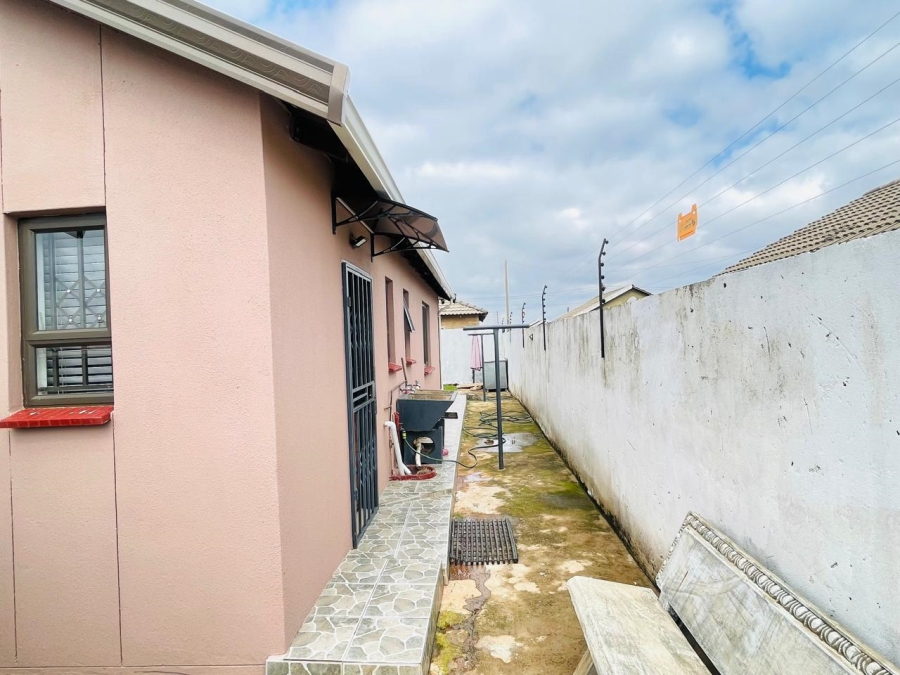 3 Bedroom Property for Sale in Protea Glen Gauteng