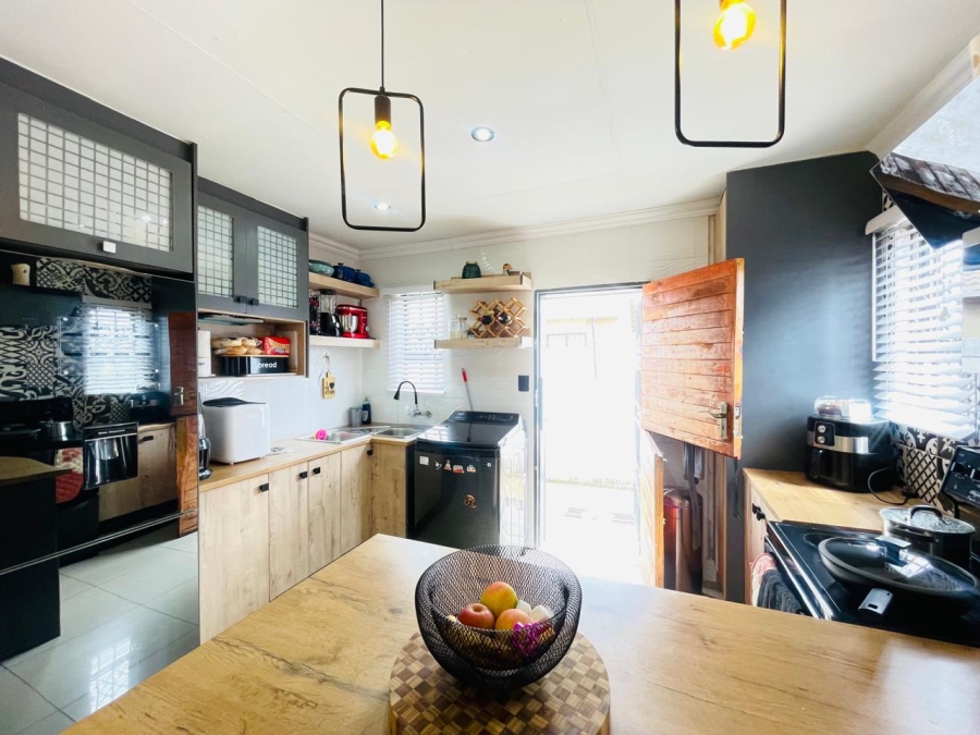 3 Bedroom Property for Sale in Protea Glen Gauteng