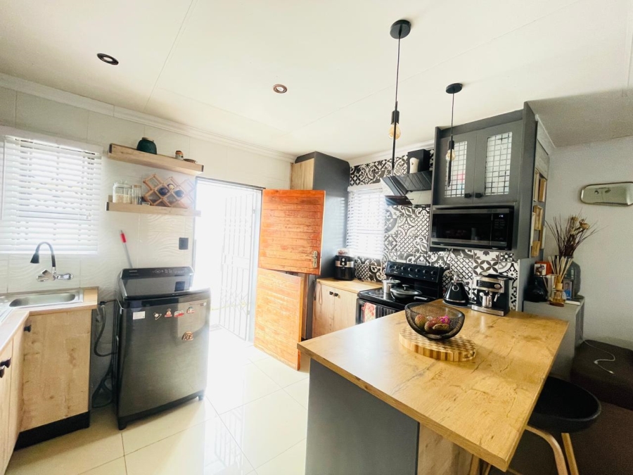 3 Bedroom Property for Sale in Protea Glen Gauteng