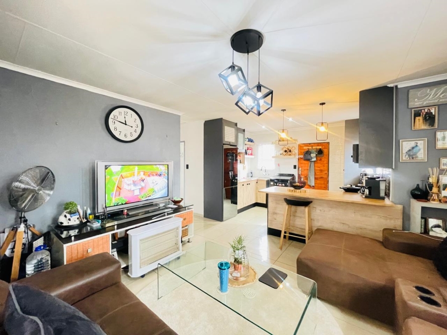 3 Bedroom Property for Sale in Protea Glen Gauteng