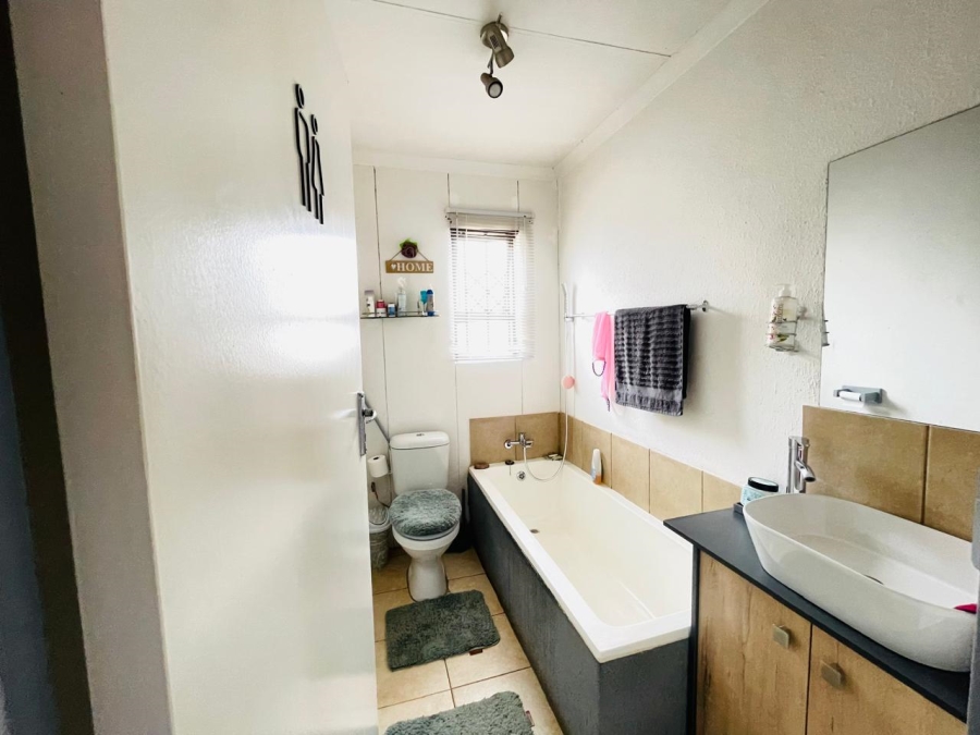 3 Bedroom Property for Sale in Protea Glen Gauteng