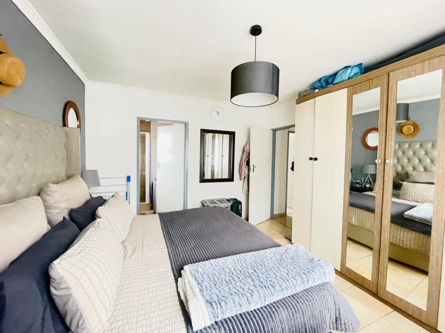 3 Bedroom Property for Sale in Protea Glen Gauteng