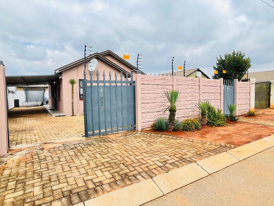 3 Bedroom Property for Sale in Protea Glen Gauteng