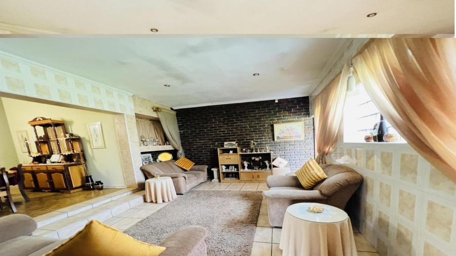 3 Bedroom Property for Sale in Brackendowns Gauteng
