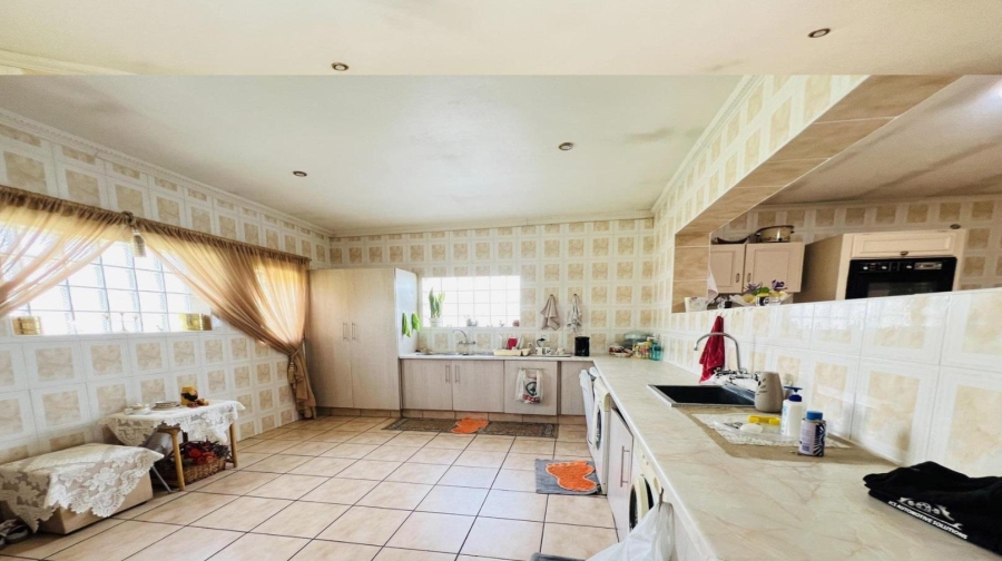 3 Bedroom Property for Sale in Brackendowns Gauteng