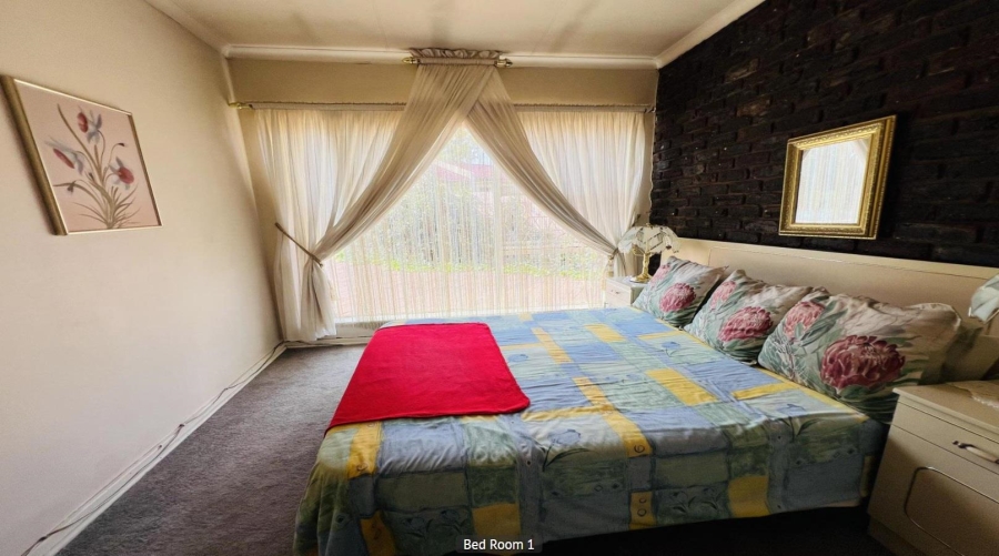 3 Bedroom Property for Sale in Brackendowns Gauteng