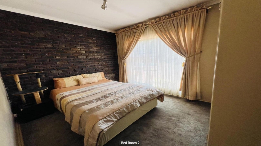 3 Bedroom Property for Sale in Brackendowns Gauteng