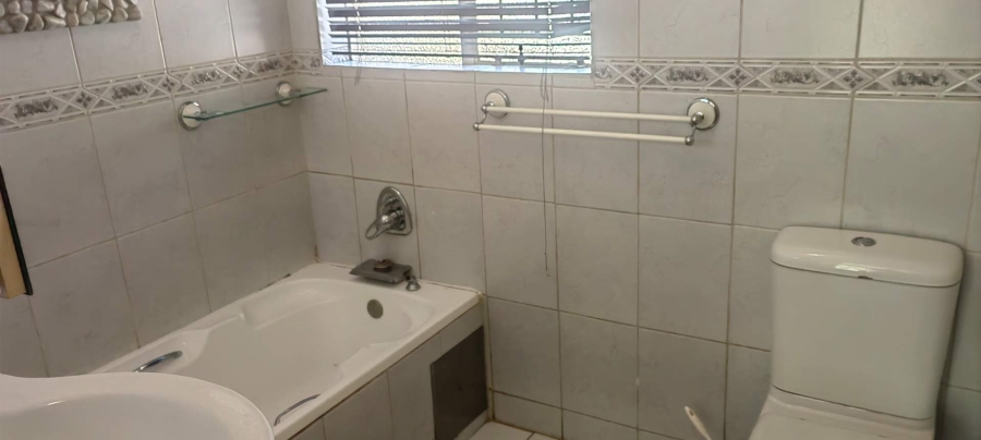 To Let 4 Bedroom Property for Rent in Sharonlea Gauteng