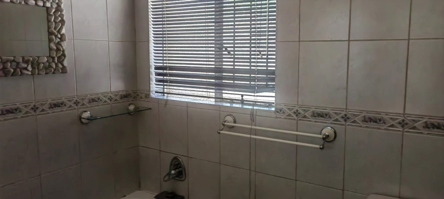 To Let 4 Bedroom Property for Rent in Sharonlea Gauteng